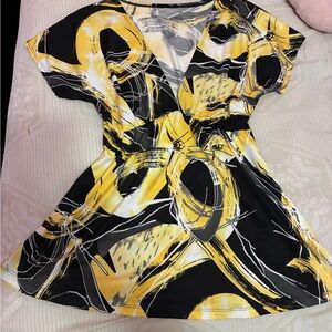 Women’s Abstract Print V-Neck Top in Yellow and Black